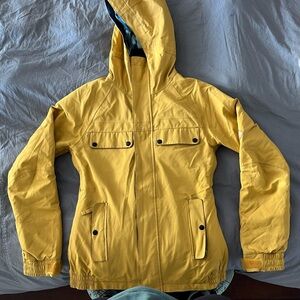 686 Women’s Snowboarding Jacket – Yellow, Size Small